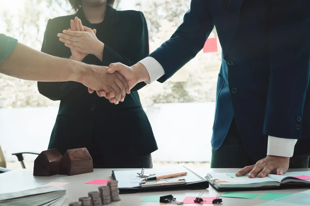 puis-je-vendre-ma-maison-meme-si-elle-est-en-agence