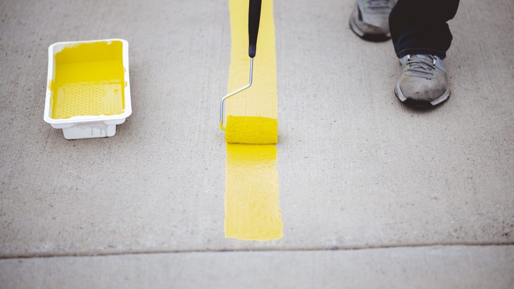 Peintures de marquage pour le BTP : optimiser vos travaux avec les bons produits